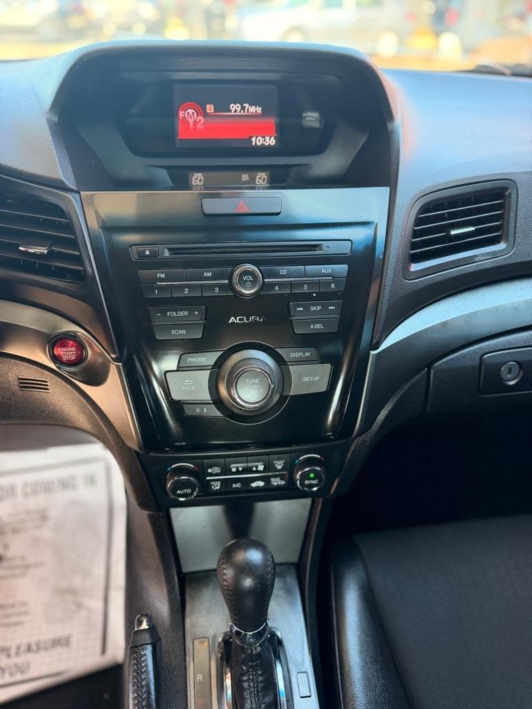 Acura ILX 4dr Sdn 2.0L 2013
