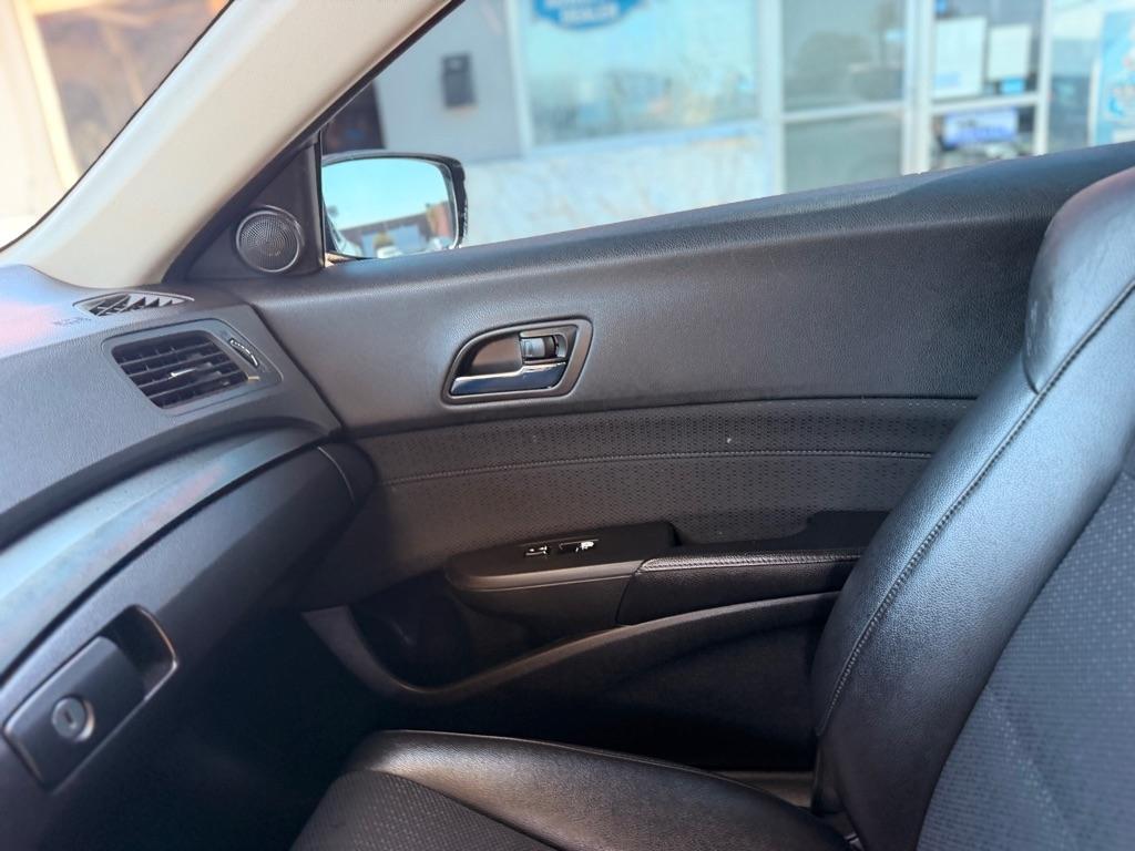 Acura ILX 4dr Sdn 2.0L 2013