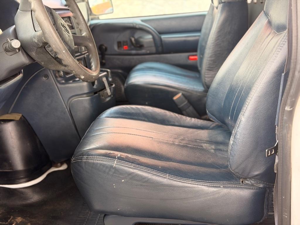 Chevrolet Astro Cargo Van 111.2" WB RWD 2002