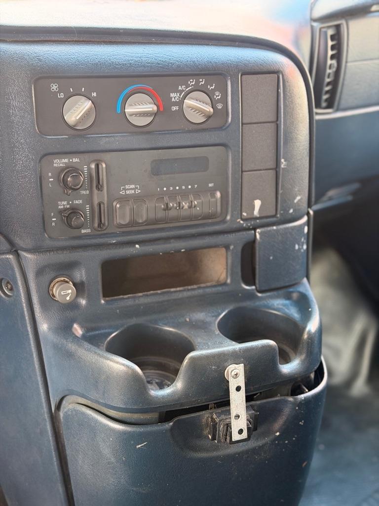 Chevrolet Astro Cargo Van 111.2" WB RWD 2002