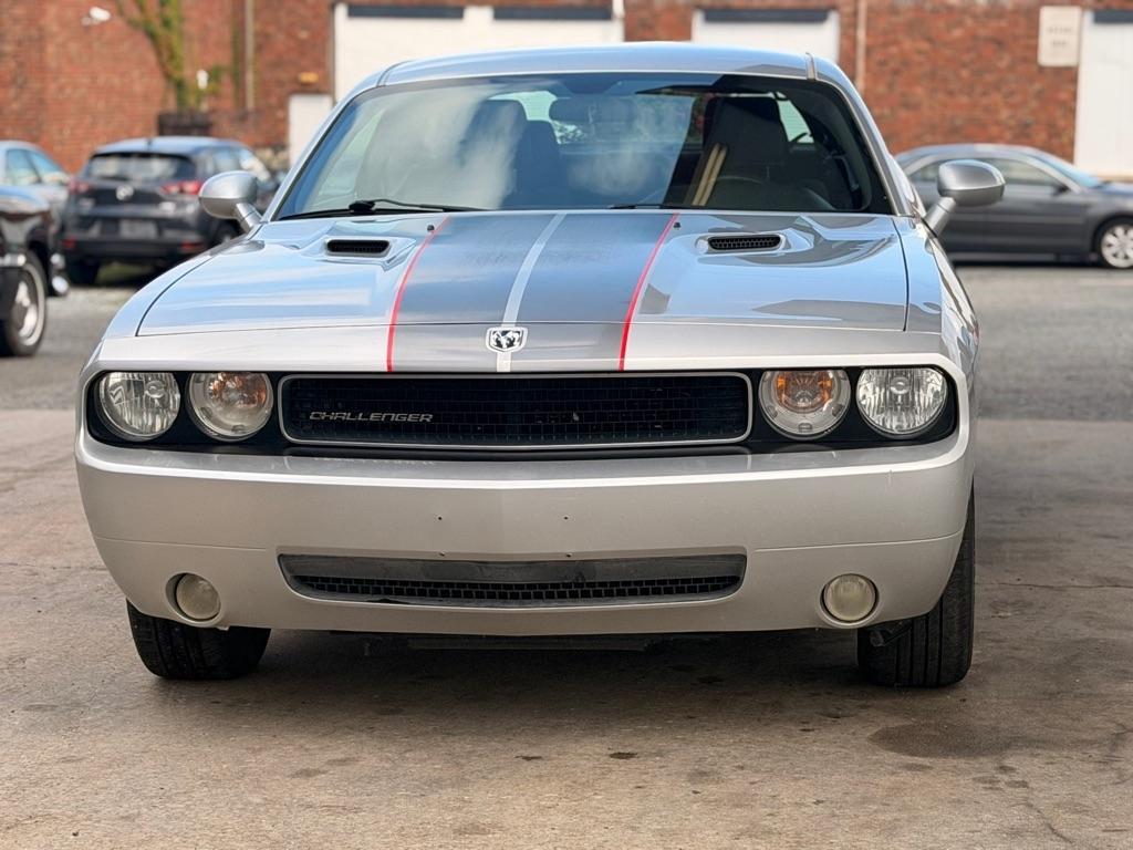 Dodge Challenger 2dr Cpe SE 2010