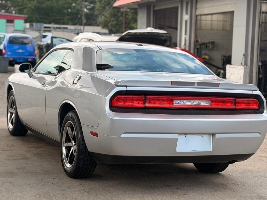 Dodge Challenger 2dr Cpe SE 2010