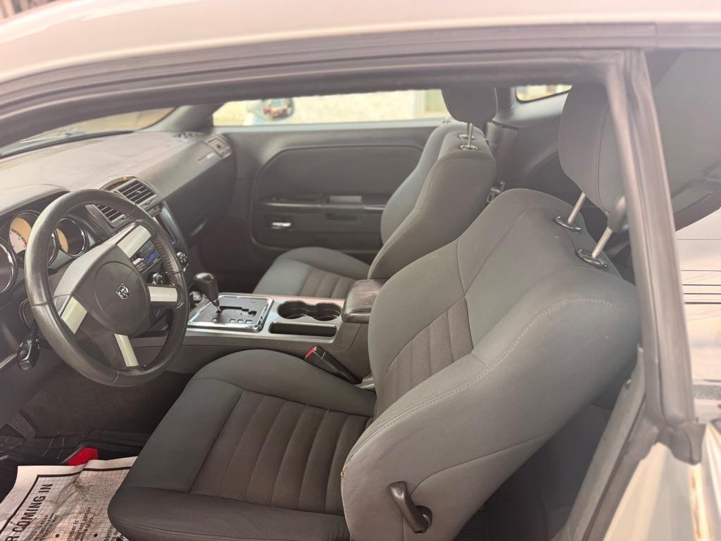 Dodge Challenger 2dr Cpe SE 2010