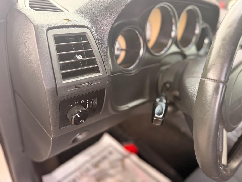 Dodge Challenger 2dr Cpe SE 2010