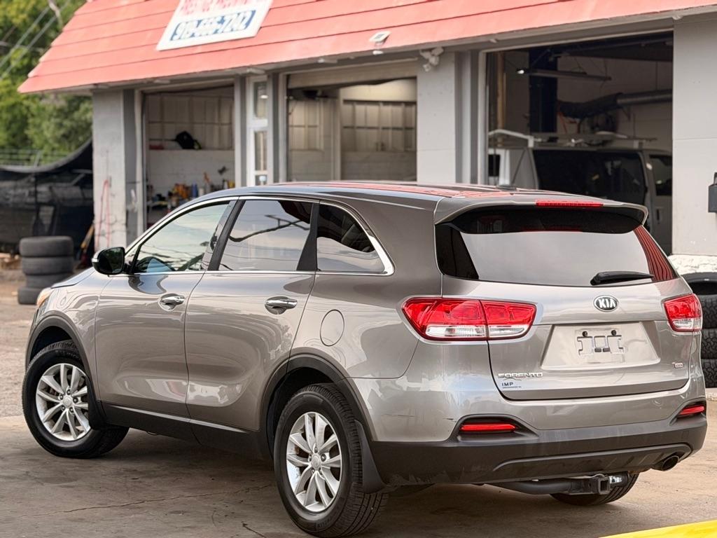 Kia Sorento FWD 4dr 2.4L L 2016