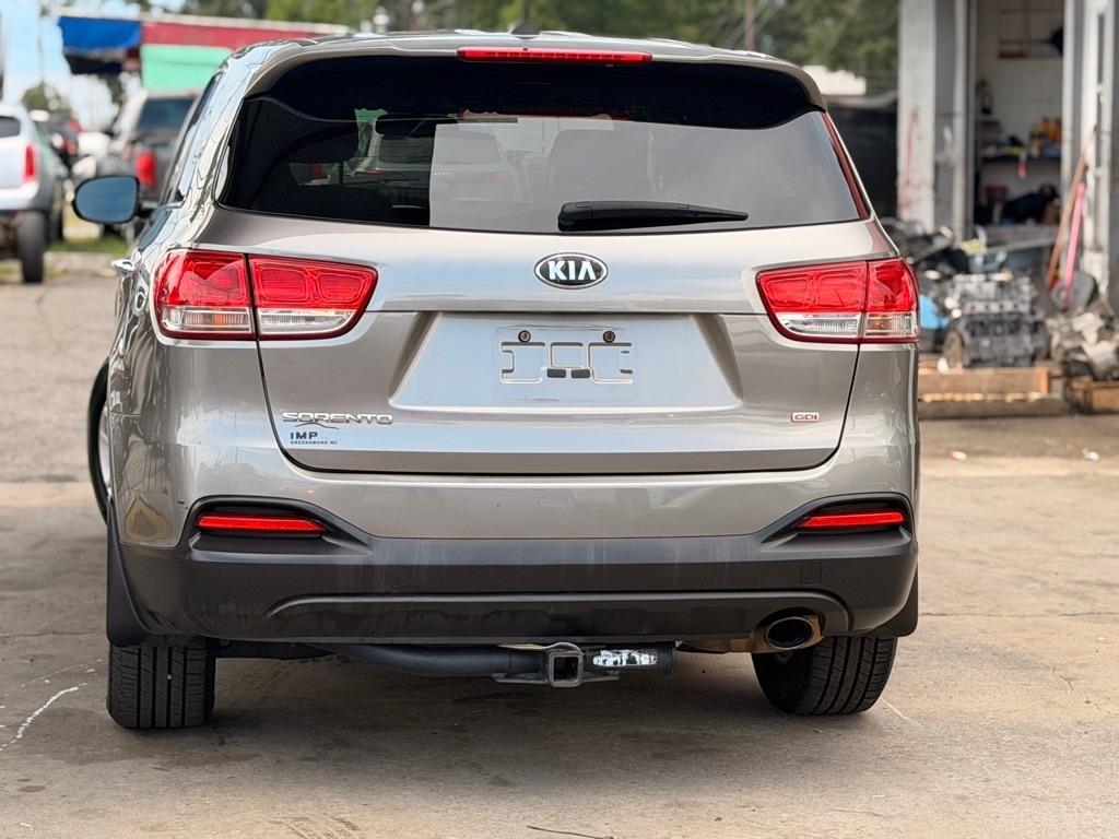Kia Sorento FWD 4dr 2.4L L 2016