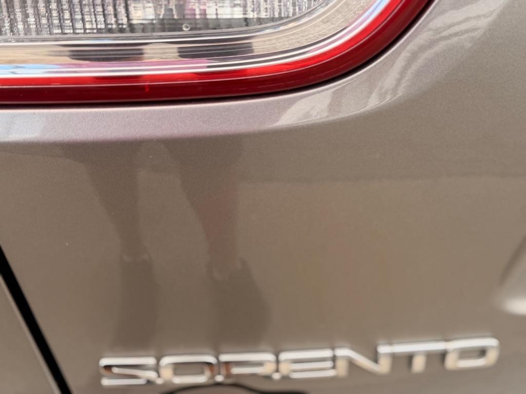 Kia Sorento FWD 4dr 2.4L L 2016