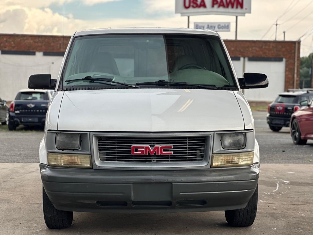 GMC Safari Cargo Van 111.2" WB RWD 2005