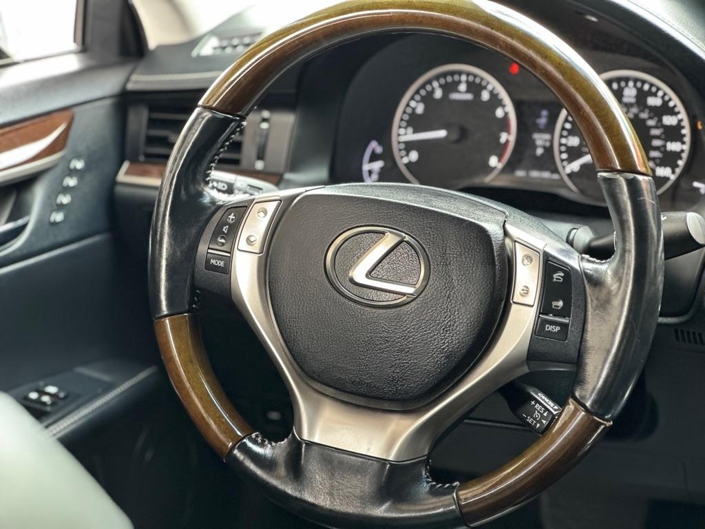Lexus ES 350 4dr Sdn 2013