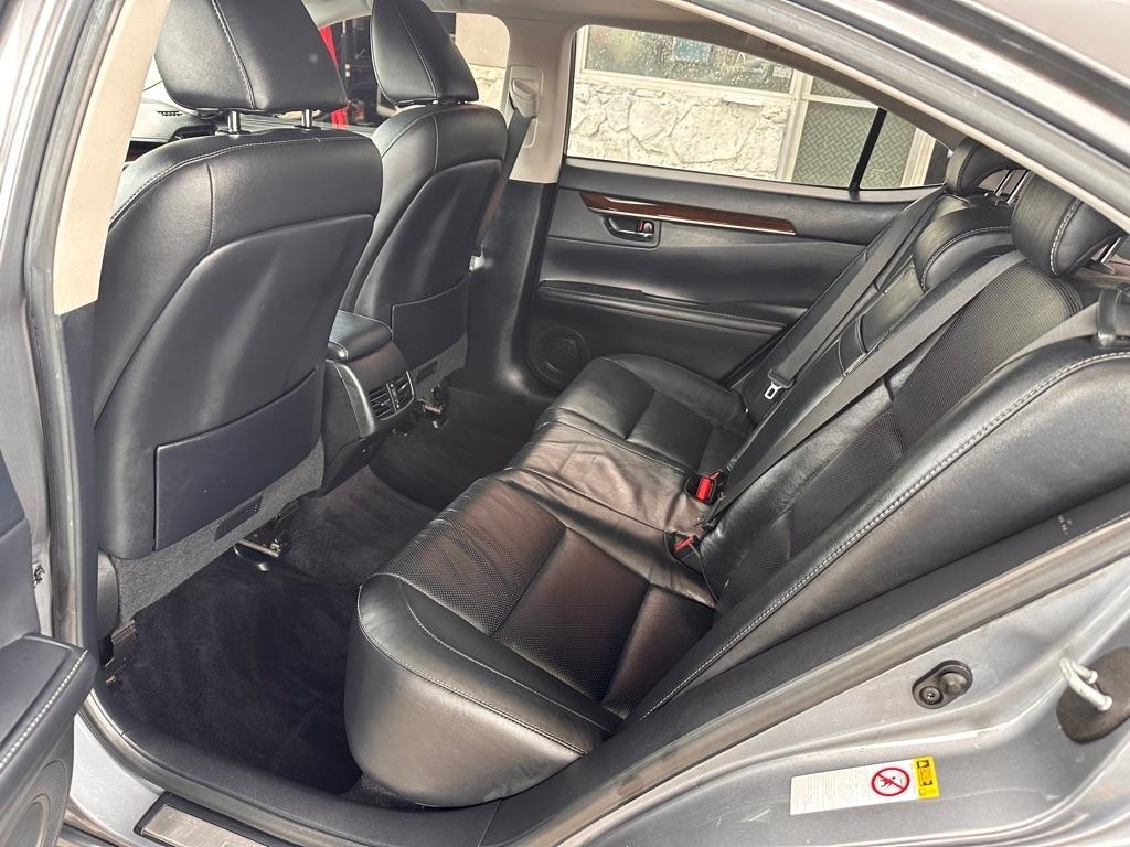 Lexus ES 350 4dr Sdn 2013