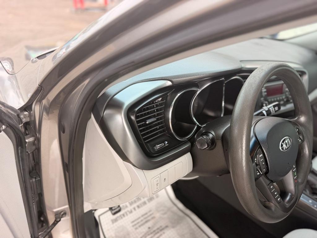 Kia Optima 4dr Sdn LX 2013