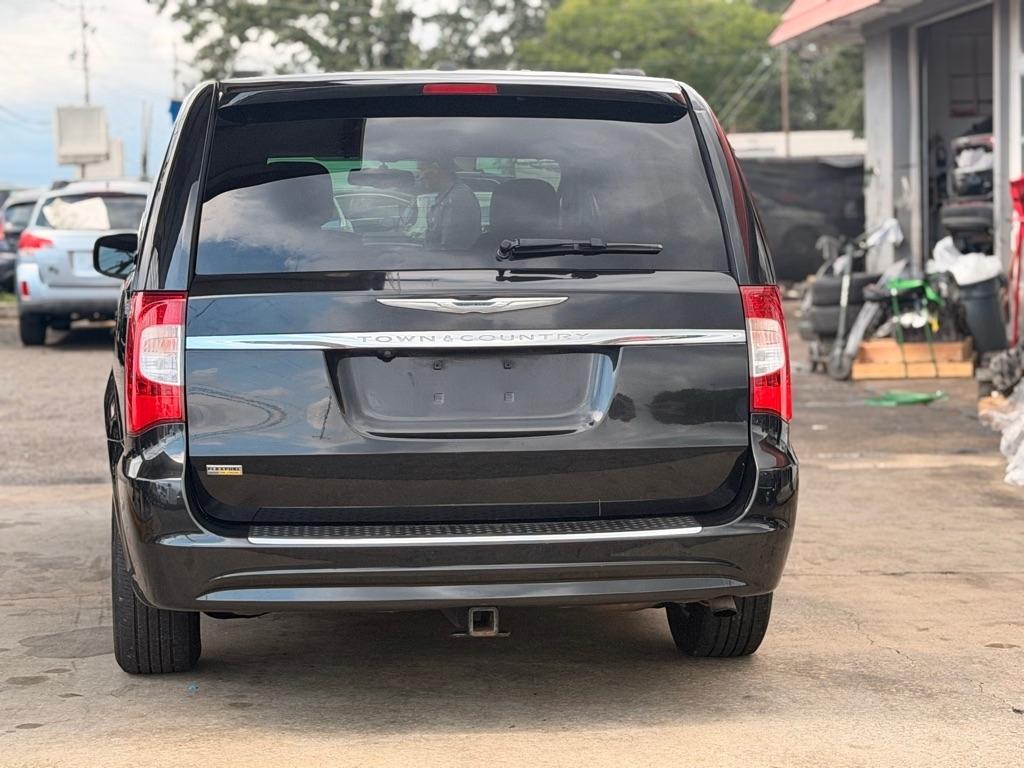 Chrysler Town & Country 4dr Wgn Touring 2012