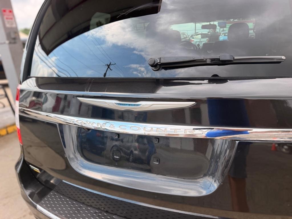 Chrysler Town & Country 4dr Wgn Touring 2012