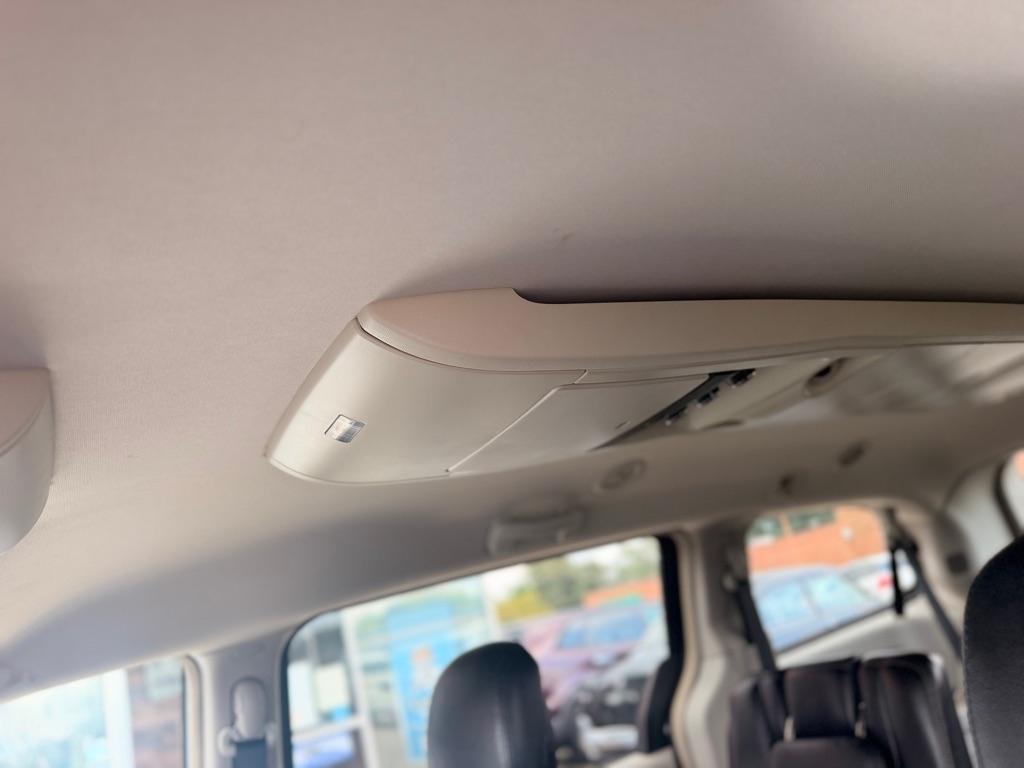 Chrysler Town & Country 4dr Wgn Touring 2012