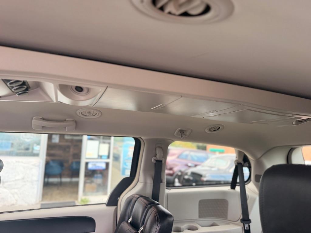 Chrysler Town & Country 4dr Wgn Touring 2012