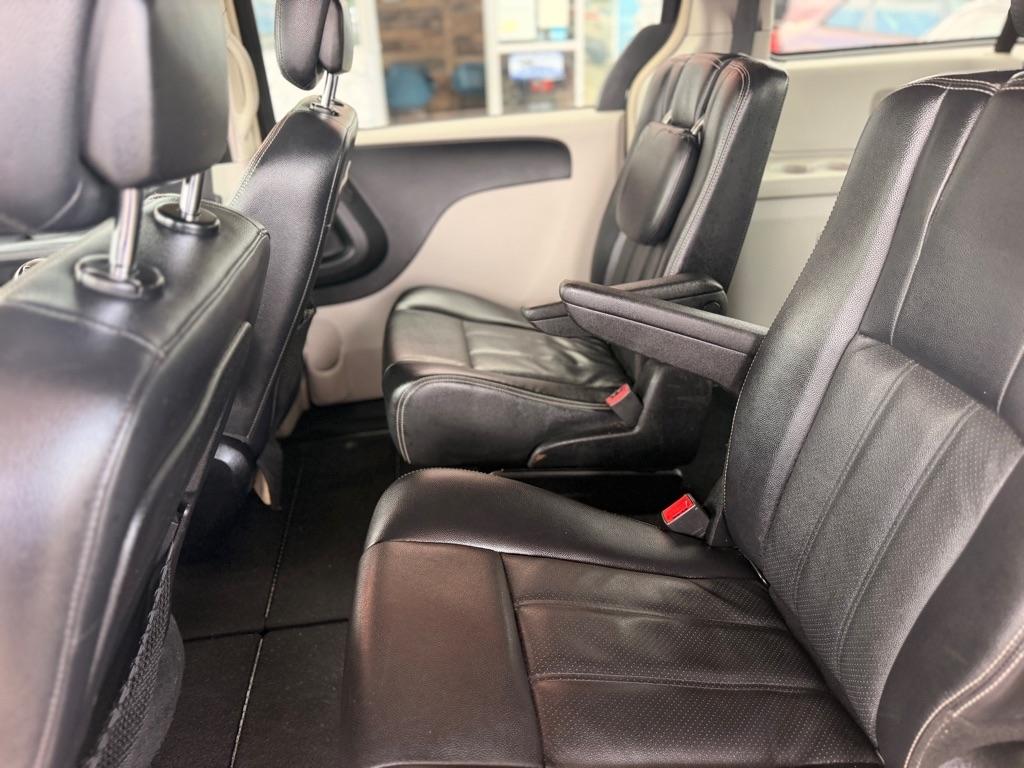 Chrysler Town & Country 4dr Wgn Touring 2012