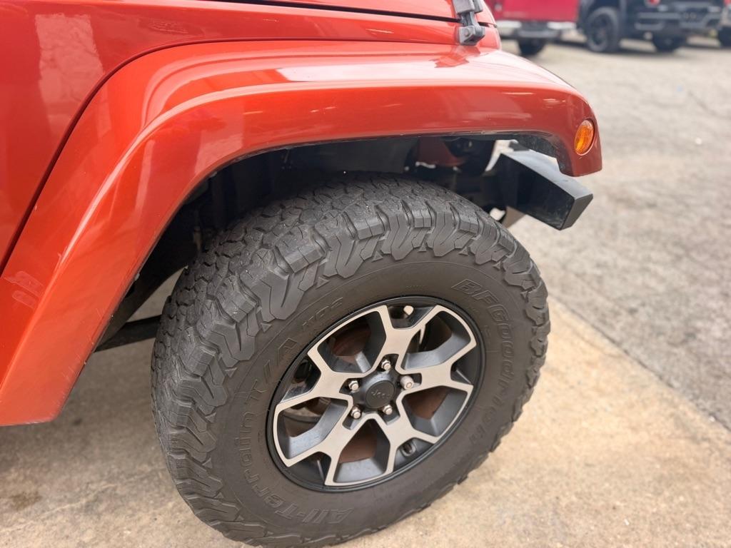Jeep Wrangler Unlimited 4WD 4dr Sahara 2014