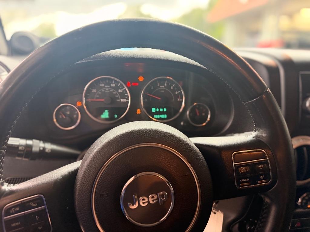 Jeep Wrangler Unlimited 4WD 4dr Sahara 2014
