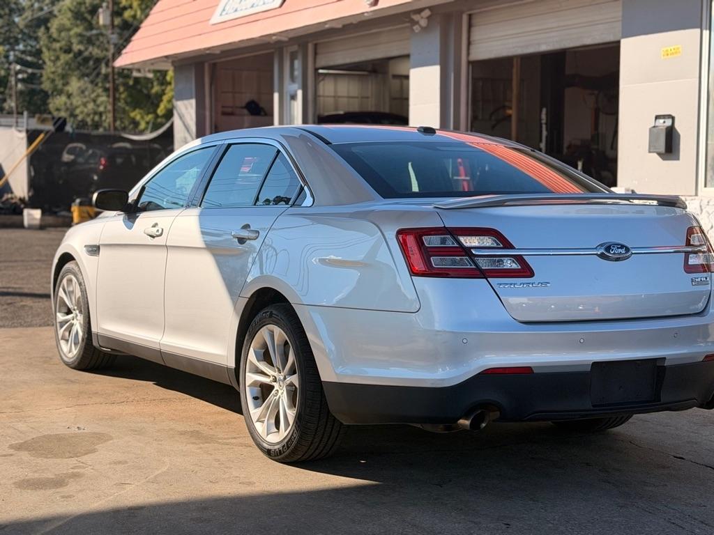 Ford Taurus 4dr Sdn SHO AWD 2013