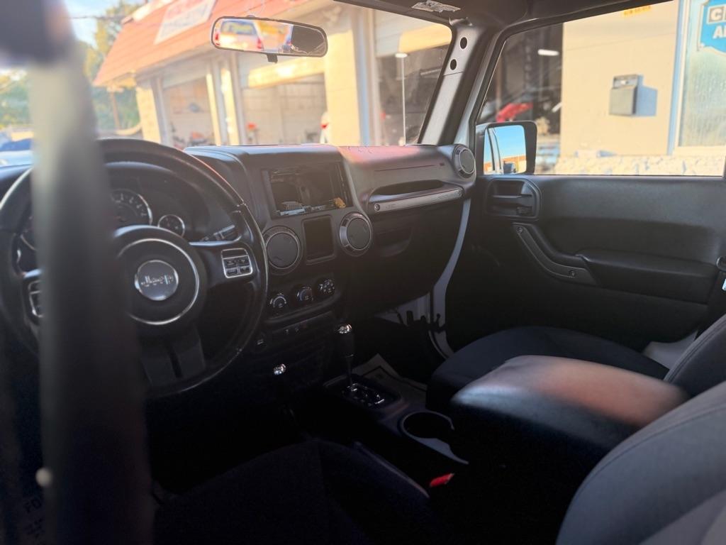 Jeep Wrangler Unlimited 4WD 4dr Sport 2016