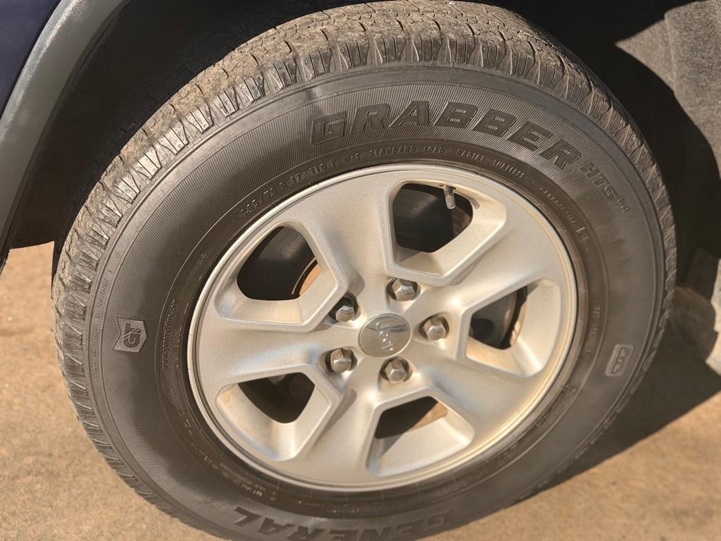 Jeep Grand Cherokee 4WD 4dr Laredo 2016