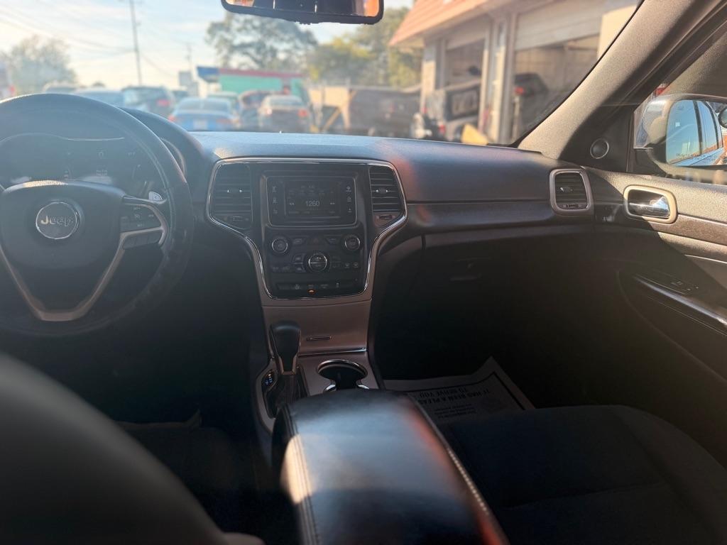 Jeep Grand Cherokee 4WD 4dr Laredo 2016
