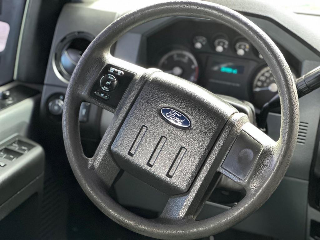 Ford Super Duty F-350 DRW 4WD Crew Cab 172" Platinum 2016