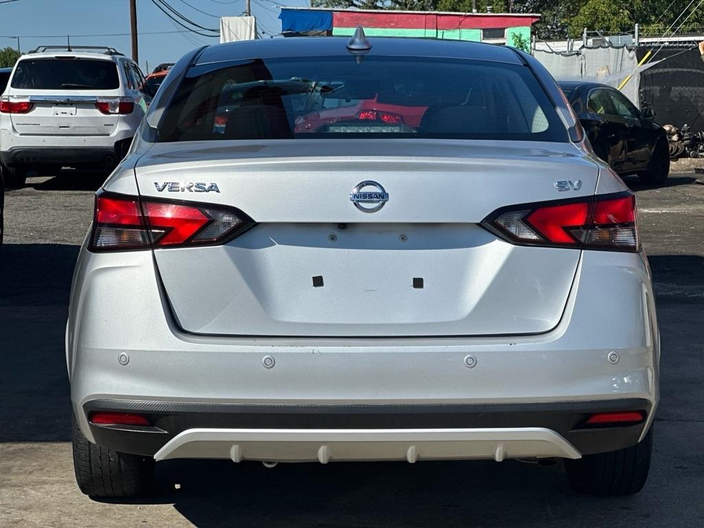 Nissan Versa SV CVT 2021