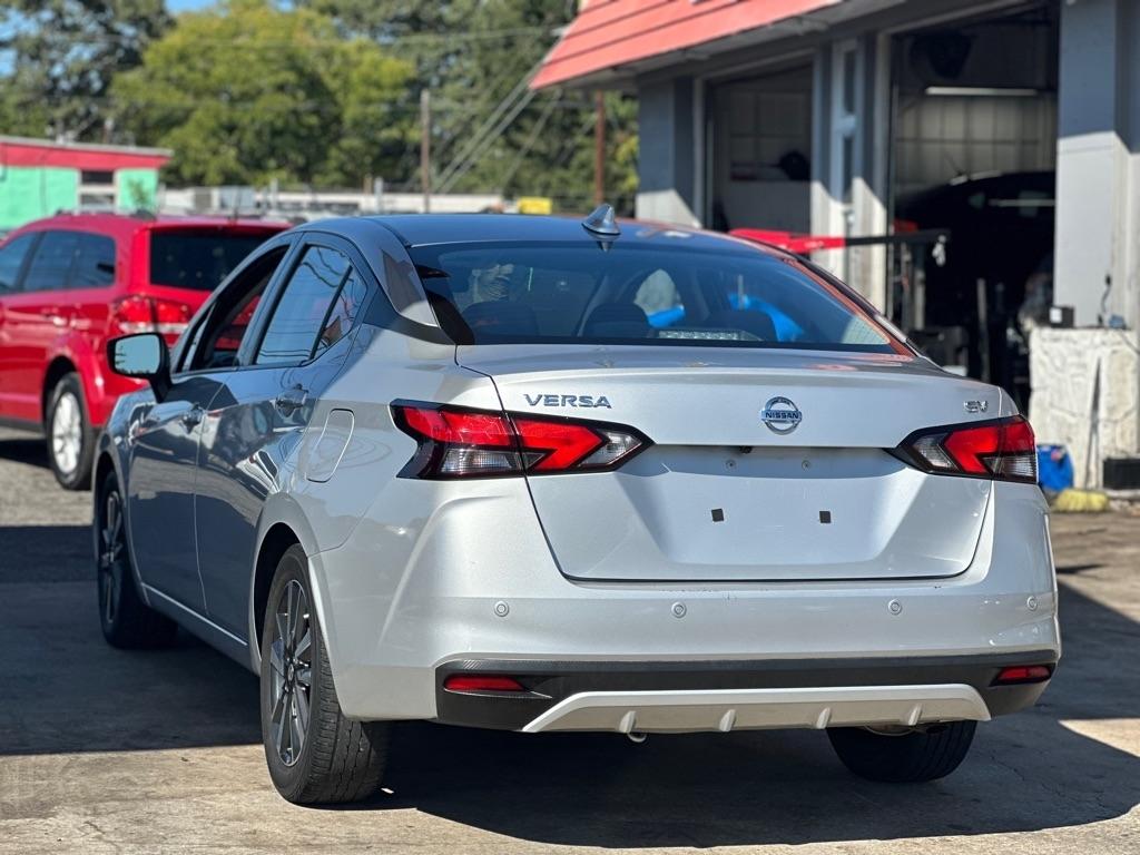 Nissan Versa SV CVT 2021