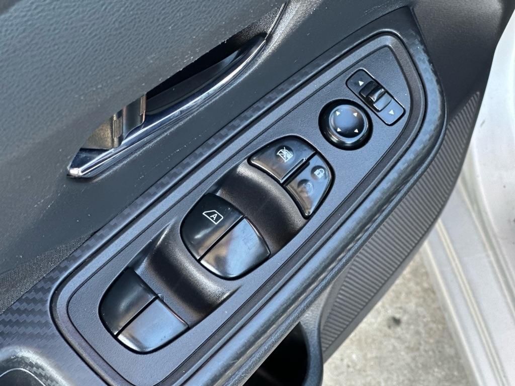 Nissan Versa SV CVT 2021