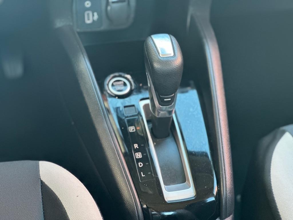 Nissan Versa SV CVT 2021