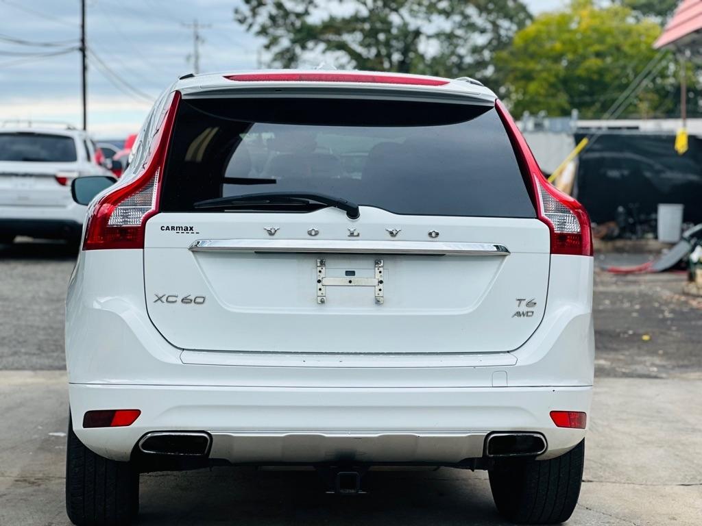 Volvo XC60 2015.5 AWD 4dr T6 2015