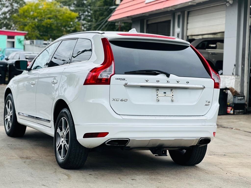 Volvo XC60 2015.5 AWD 4dr T6 2015