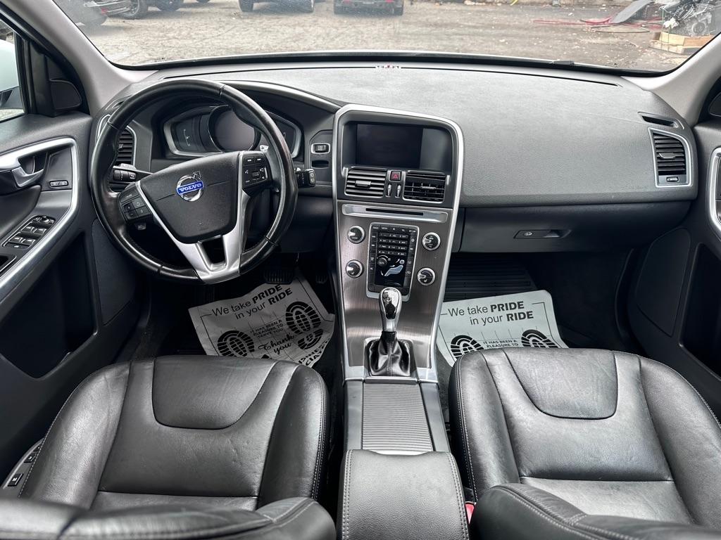 Volvo XC60 2015.5 AWD 4dr T6 2015