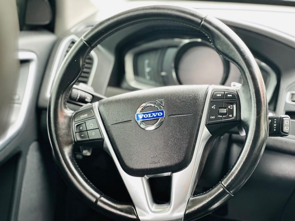 Volvo XC60 2015.5 AWD 4dr T6 2015