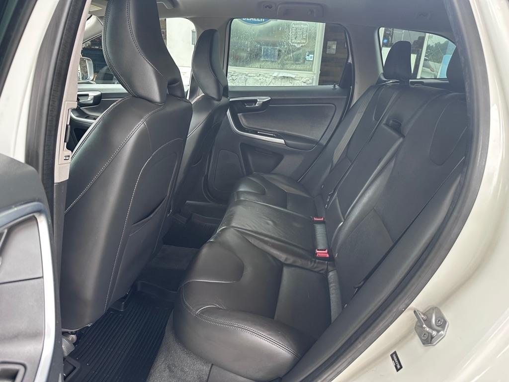 Volvo XC60 2015.5 AWD 4dr T6 2015