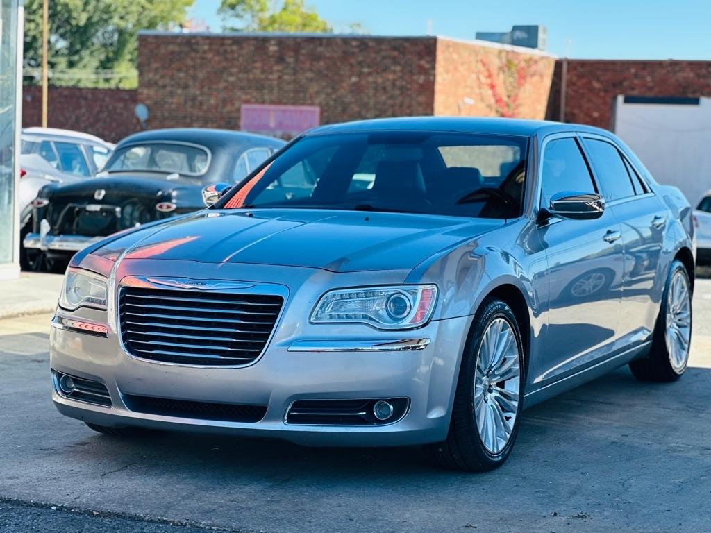 Chrysler 300 4dr Sdn 300C RWD 2013