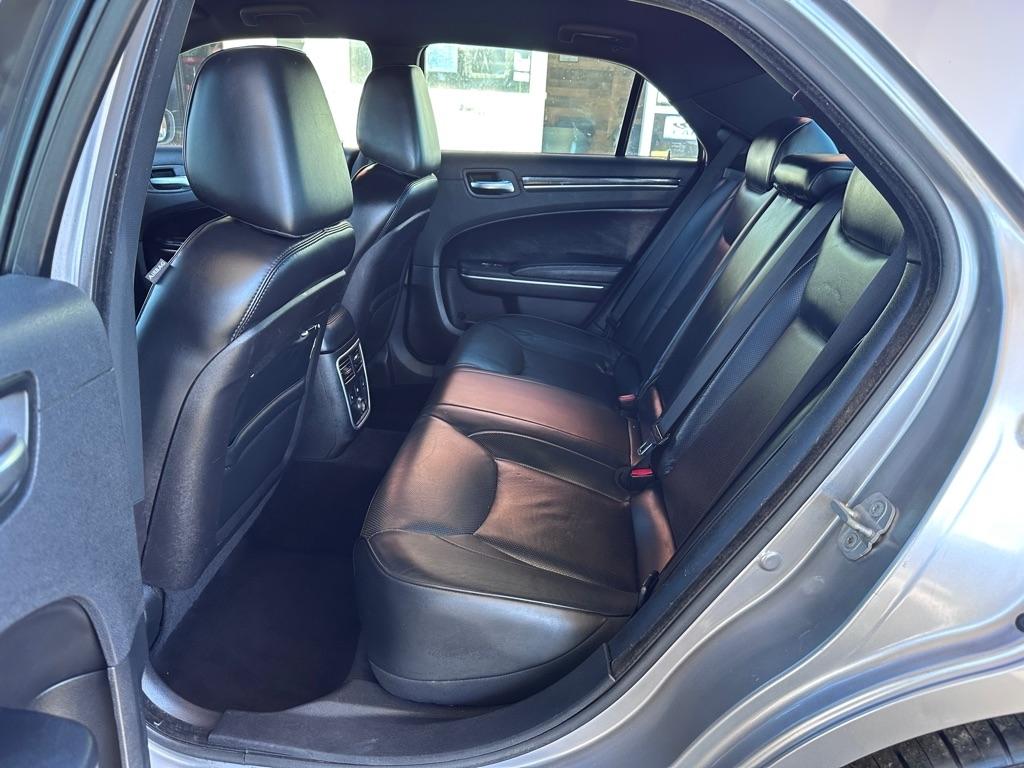Chrysler 300 4dr Sdn 300C RWD 2013