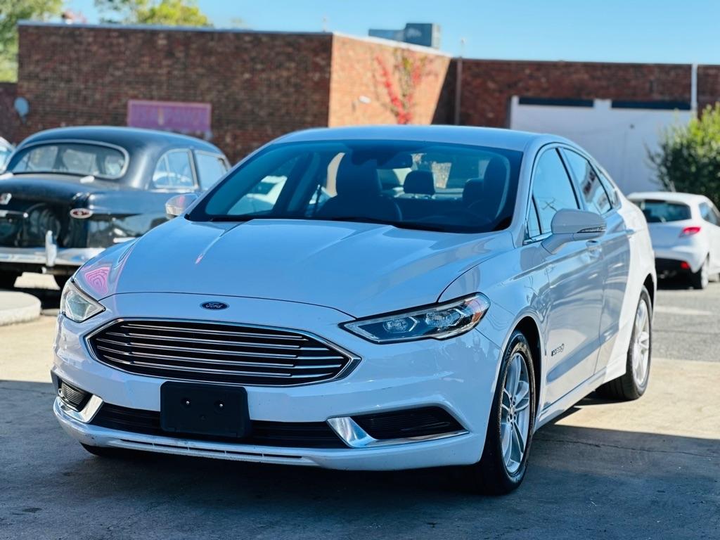 Ford Fusion Hybrid SE FWD 2018