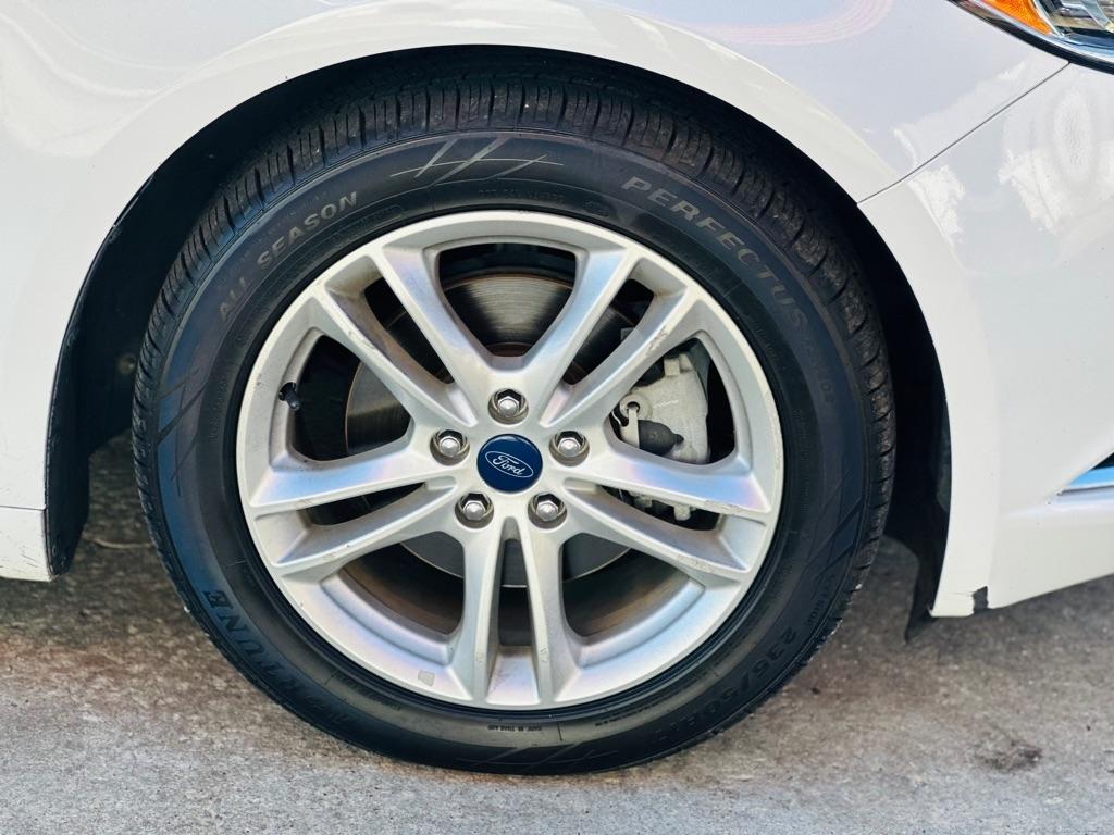 Ford Fusion Hybrid SE FWD 2018