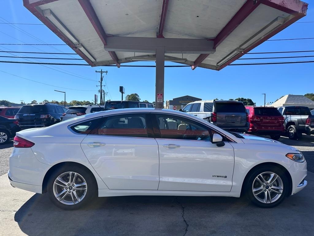 Ford Fusion Hybrid SE FWD 2018