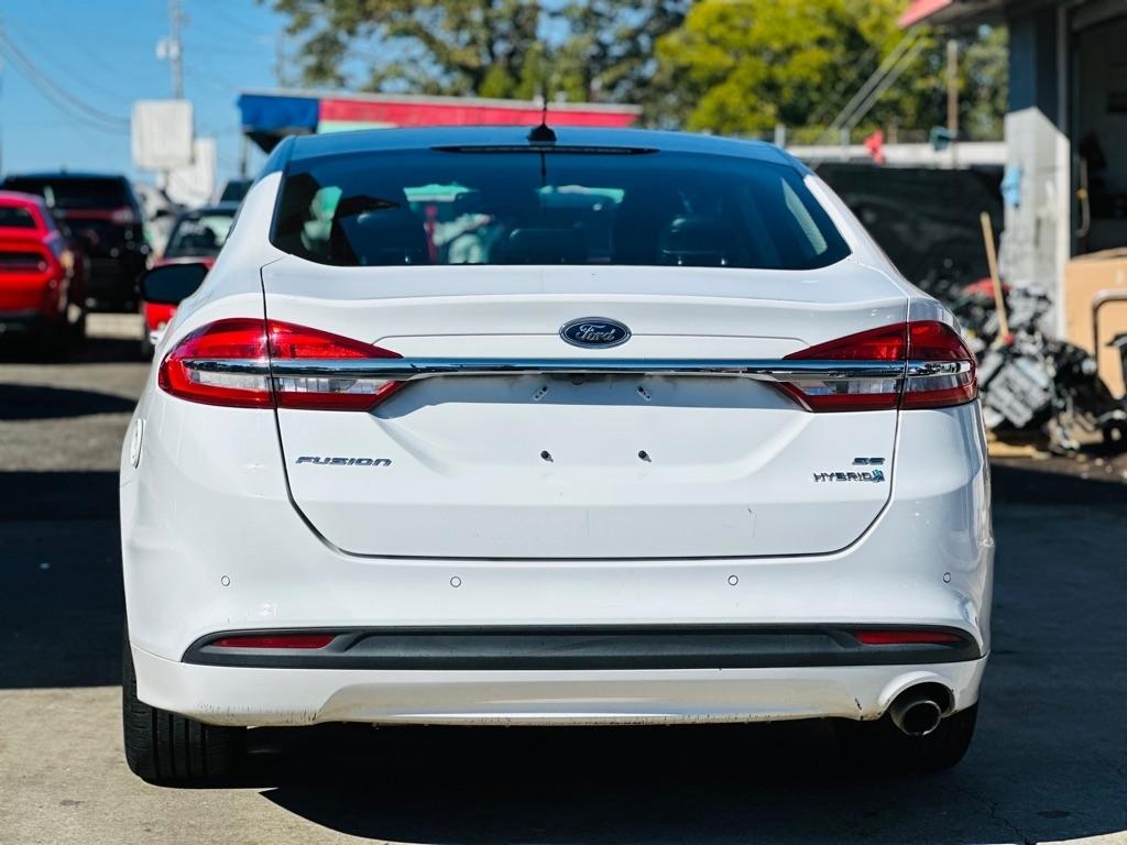Ford Fusion Hybrid SE FWD 2018