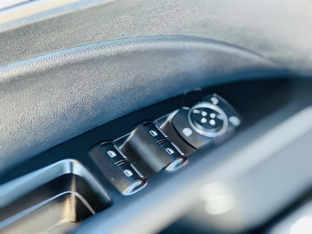 Ford Fusion Hybrid SE FWD 2018