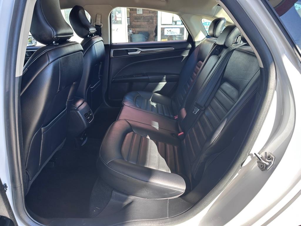 Ford Fusion Hybrid SE FWD 2018