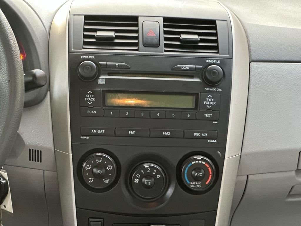 Toyota Corolla 4dr Sdn Man (Natl) 2009