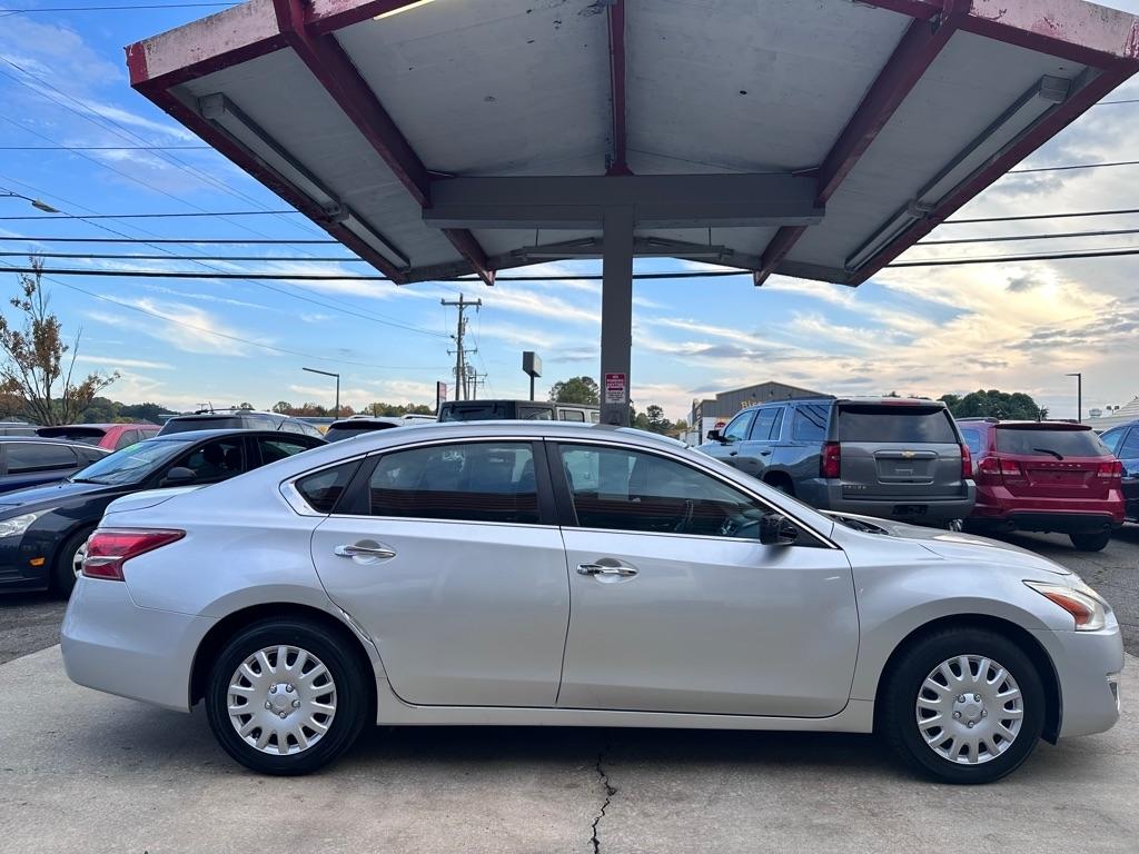 Nissan Altima 4dr Sdn I4 2.5 S 2013