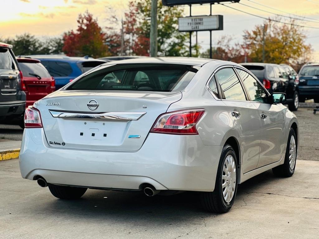 Nissan Altima 4dr Sdn I4 2.5 S 2013