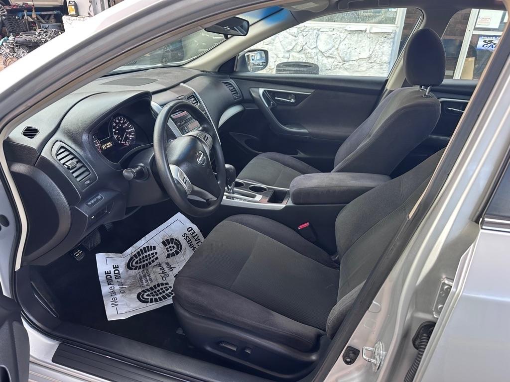 Nissan Altima 4dr Sdn I4 2.5 S 2013