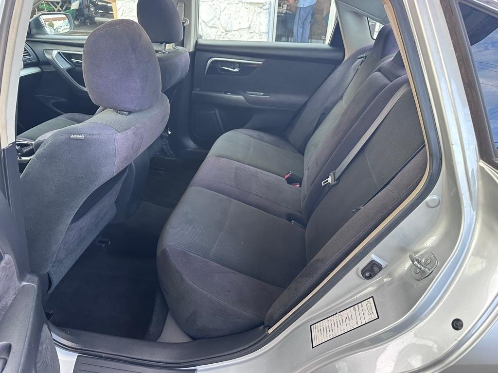Nissan Altima 4dr Sdn I4 2.5 S 2013