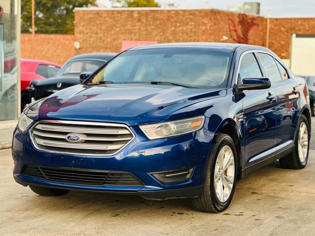 Ford Taurus 4dr Sdn SEL AWD 2015